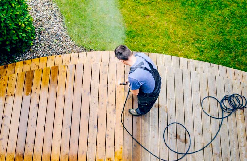 Nettoyage des extérieurs - PROMAGERY COUVERTURE : Artisan dans le Maine-et-Loire (49). Nettoyage des extérieurs :  allée, pavé, dallage, terrasse, muret … Traitement anti-mousse des extérieurs. PROMAGERY COUVERTURE intervient dans les meilleurs délais dans le Maine-et-Loire (49) ainsi qu’aux alentours, à 50 km, dans La Sarthe ( 72), La Mayenne (53), l’Ille-et-Vilaine (35) et la Loire Atlantique (44). Promagery Couverture